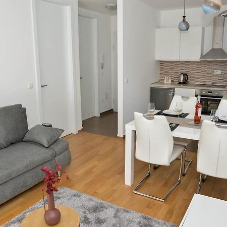 Apartment Leon Sa Privatnim Parkingom زادار المظهر الخارجي الصورة